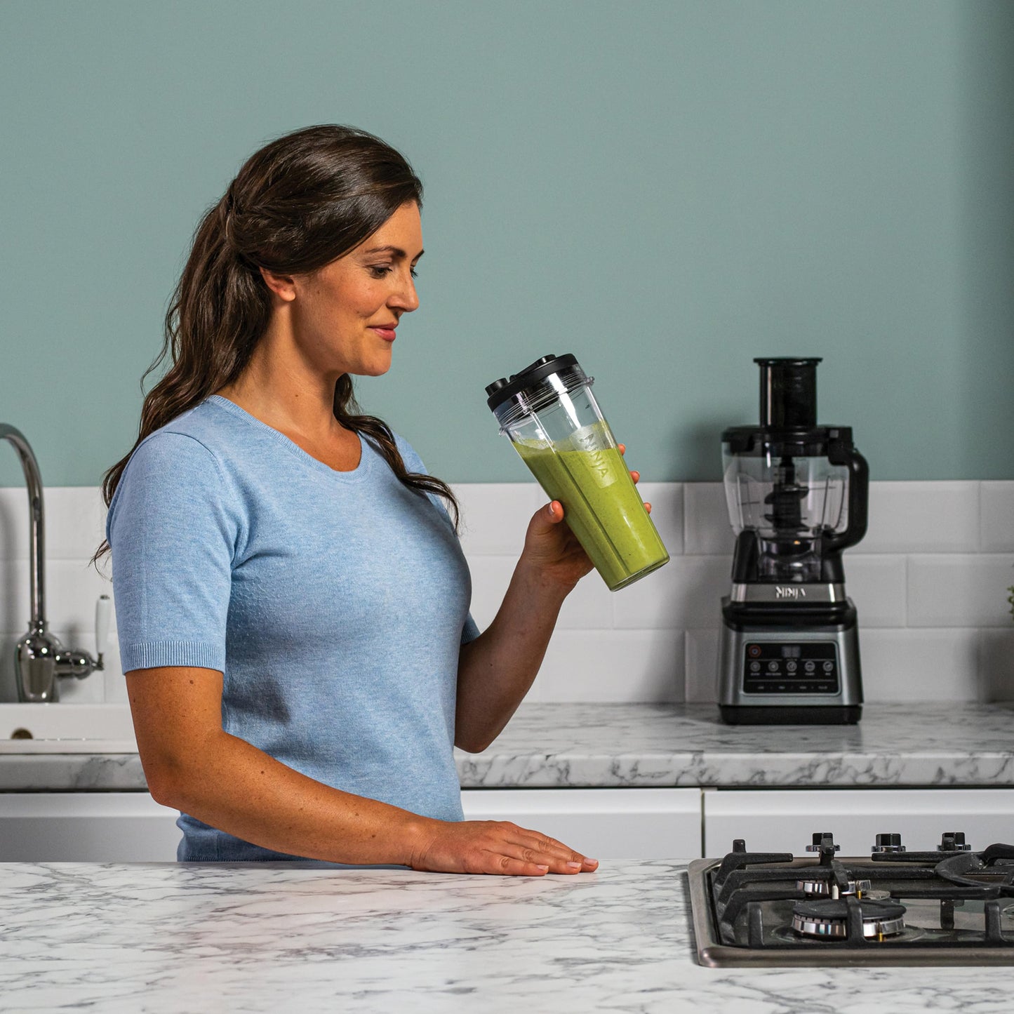 Ninja 3-in-1 Food Processor & Blender with 5 Automatic Programs: Blend, Max Blend, Chop, Mix, Puree, 1.8L Bowl, 2.1L Jug, 700ml Cup, 1200W, Dishwasher Safe Parts, Auto-iQ, Black BN800UK